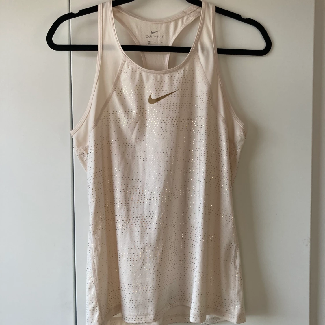 Champagnefärgat linne