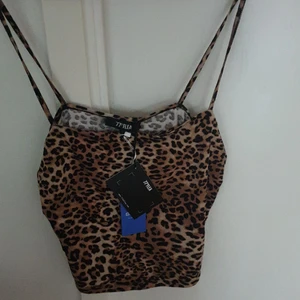 Linne - Ny linne från Zalando, storlek L, passar dig som har storlek M och L