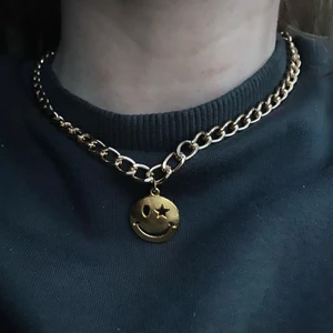 Handgjort halsband  - GRATIS FRAKT💖 @bladhsmycken på Instagram