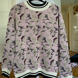 Saint Tropez sweatshirt i storlek S - Skönt material, med fin passform. Använd ett fåtal gånger.