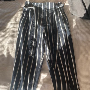 snygga kostymbyxor  - inga slitningar alls 