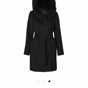 Byta kappa - Har denna kappan i storlek 36 alltså S men behöver en i mindre storlek någon som skulle vilja byta?