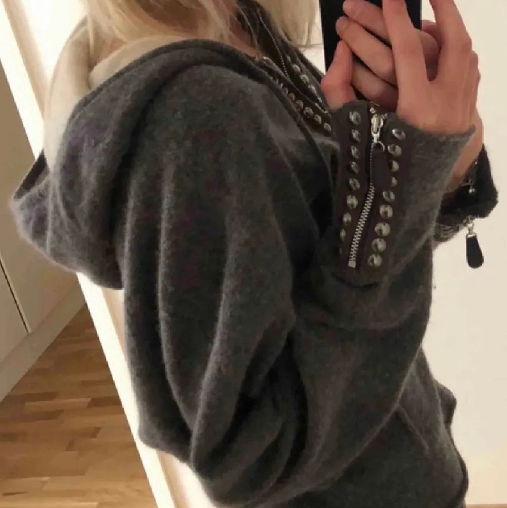 Så sjukt fin hunkydory kofta i 70% alpaca ull😼😼BUDA!!💗💘. Tröjor & Koftor.