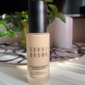 Bobbi Brown skin long wear foundation - Bobbi Brown skin long wear weightless foundation SPF 15. 2 Sand. Almost  new foundation, used 2-3 times, the shade doesn't fit me
