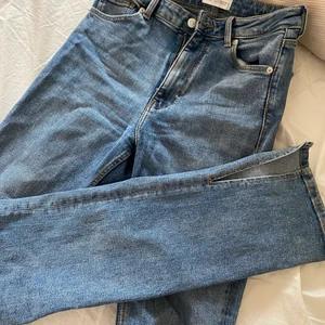 Zara jeans - Zara jeans med slit 