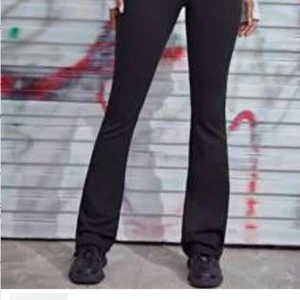 Cut out byxor - Helt nya från Shein! 