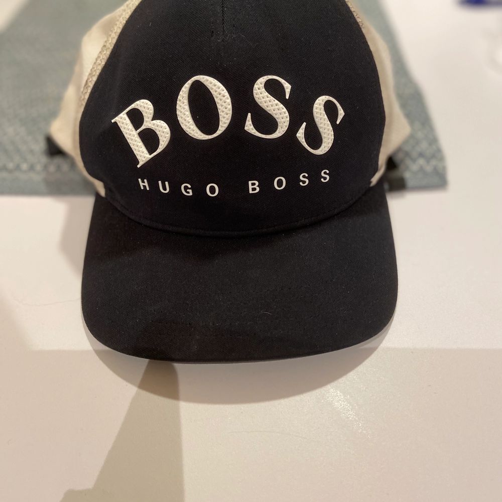 En väldigt fin keps från Hugo boss | Plick Second Hand