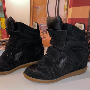Isabel Marant sneakers  - Isabelmarant sneakers i toppskick. Tyvärr försmå i storlek för mig. 