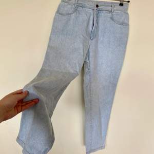 Rosner vintage boyfriend jeans, will fit L-XL women
