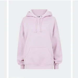BikBok hoodie - En super fin rosa färg, strl M. Som ny❤️ använd Max 2 ggr bara. Frakt 66kr