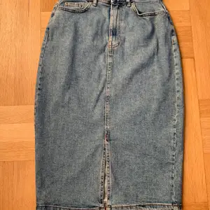 Jeans kjol men slits fram