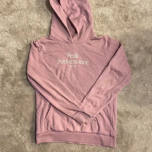 Hoodie - Peakperformance hoodie som blivit för liten på mig, frakt tillkommer 