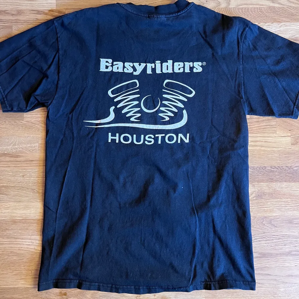 Vintage Easyriders  Size: Medium Mått i inch: 19,5/26’ Tag/märke: Hanes Beefy tee TTS (true to size)  #vintage #beyondretro #hype #nike #tshirt #topp . T-shirts.