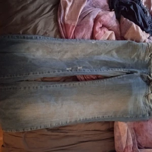 G star jeans 30/32 - I ny skick köpte fel storlek dom är snygga som fan vid intresse o frågor så är det bara o skriva o fråga 