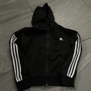 Adidas kofta - Kofta fint skick