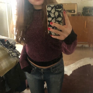 Glittertröja - Cool glittrig tröja från Nobody’s child. Vet ej storlek men skulle gissa på S då den passar mig! Fin till nyår eller så❣️