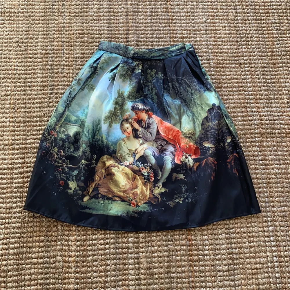 En superfin kjol med Four seasons Boucher målning. Kjolar.