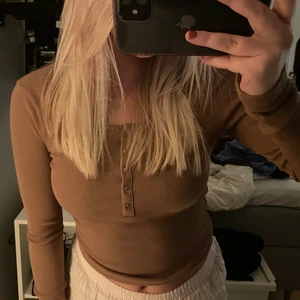Brun tröja - Brun tröja från Ginatricot. Storlek XS🤎🤎