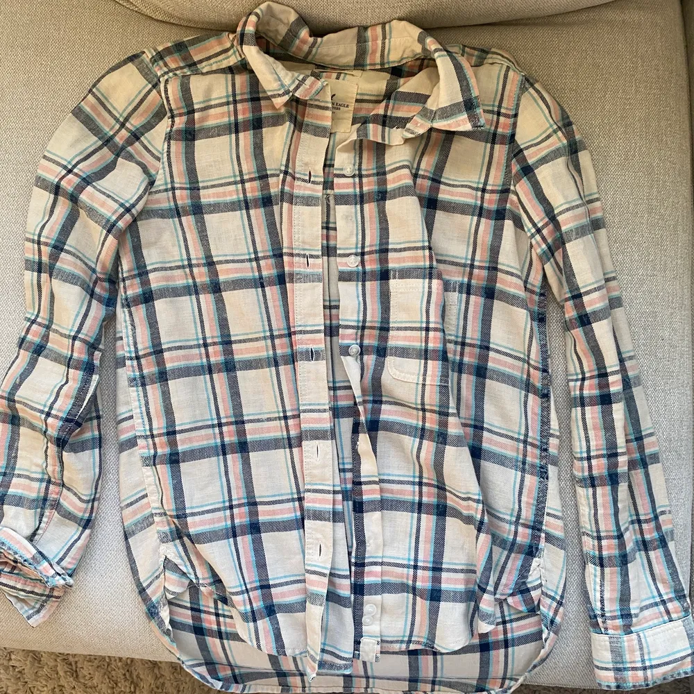Jättefin flanellskjorta från American Apparel, lite för liten för mig men i väldigt fint skick🥰. Skjortor.
