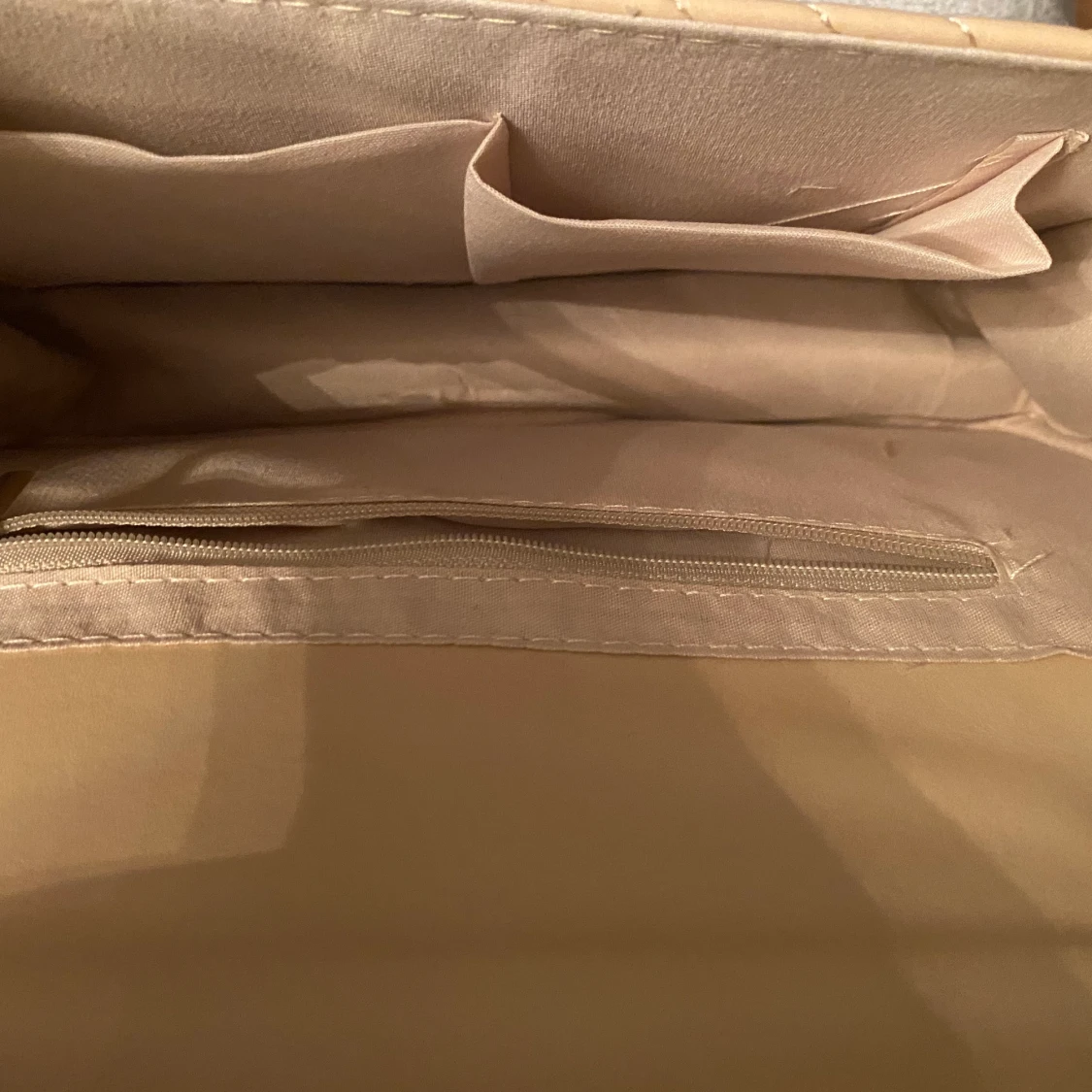 Beige väska helt ny  - 90