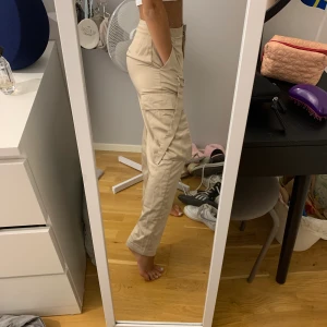 Satin byxor  - As balla byxor från missguided i storlek 34, köpte här på plick men har ej kommit till användning så många gånger då de är lite stora för mig💞💞