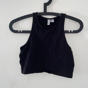 Crop top  - Bara använd en gång