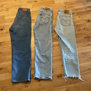 levi’s jeans  - bild 2 är w26 L27 och bild nummer tre är W26 L28 (avklippta se bild ett) samtliga jeans i bra skick 