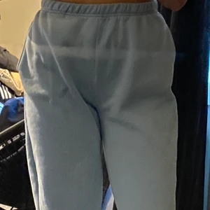 Blå mjukisar  - Hej! Säljer dessa supersköna mjukisbyxor