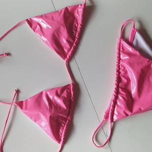 Rosa lackbikini strl L nyskick! - Passar mer S-M. I nyskick!