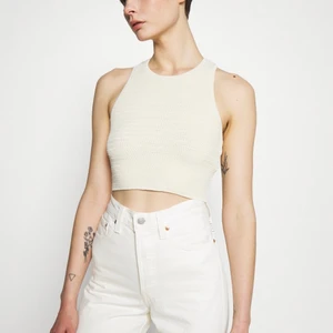 Weekday virkat linne - Superfint linne från Weekday, knappt använt. Virkat. Säljer även i en färgglad design 