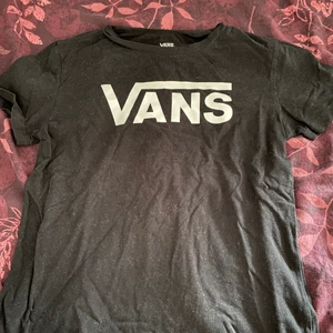 Vans t-shirt svart - T-shirt med skönt material och fint skick💓