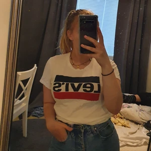 Levis tshirt - T shirt från levis.