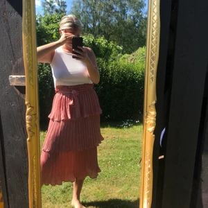 Kjol - Fin kjol till sommaren, går att ha som både kjol och kläning. 