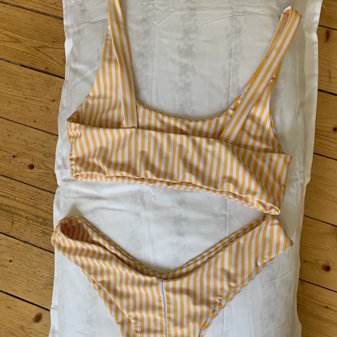 Oanvänd bikini  - 90