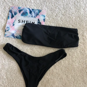 Bikini set  - Använd endast en gång och självklart tvättad.  Storlek M Köpare står för eventuell frakt<3