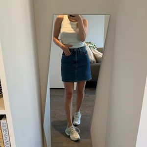 Denimkjol Zara  - Aldrig använd jeanskjol från Zara. Sorlek 34 . Pris 50kr 