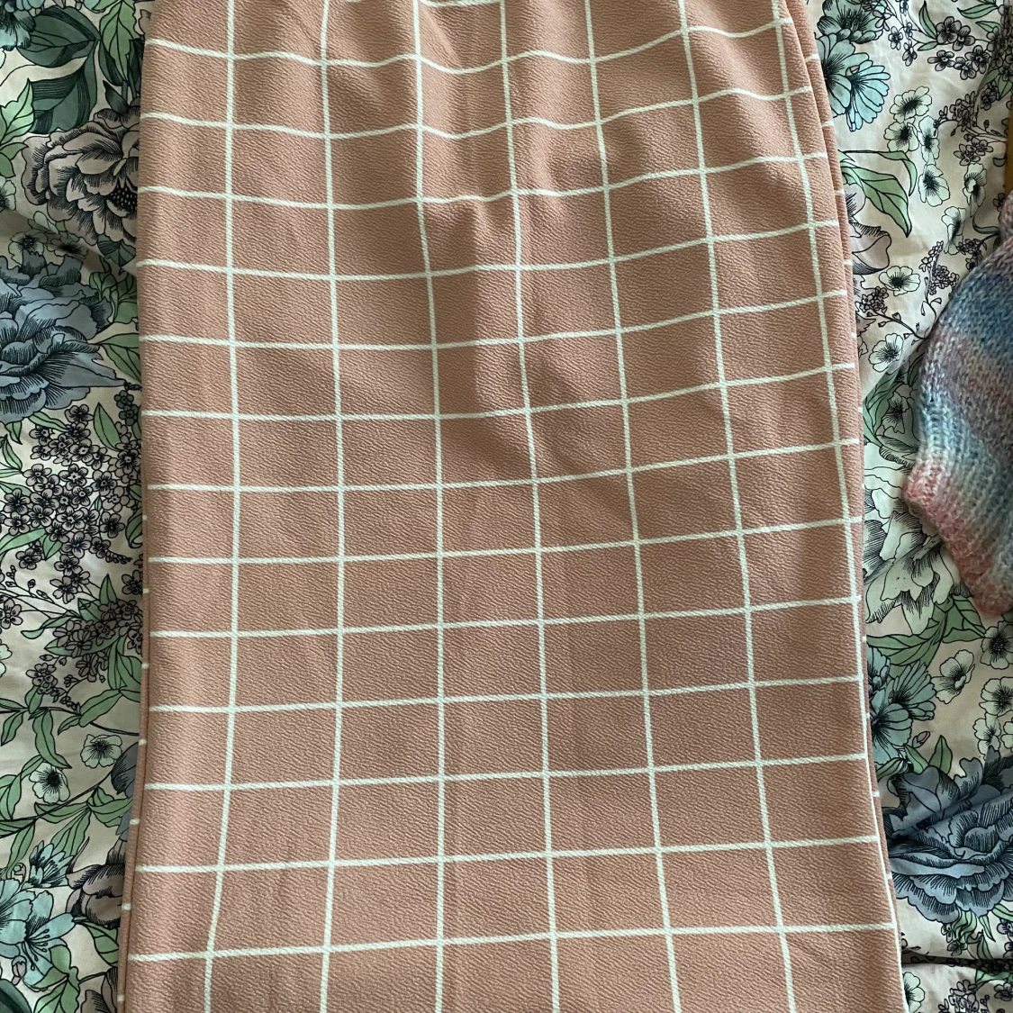 Rosarutig midikjol 🌸