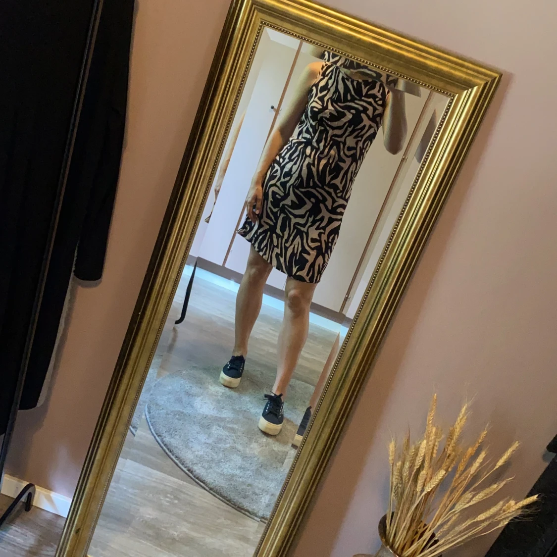 Rosa/svart klänning - 91