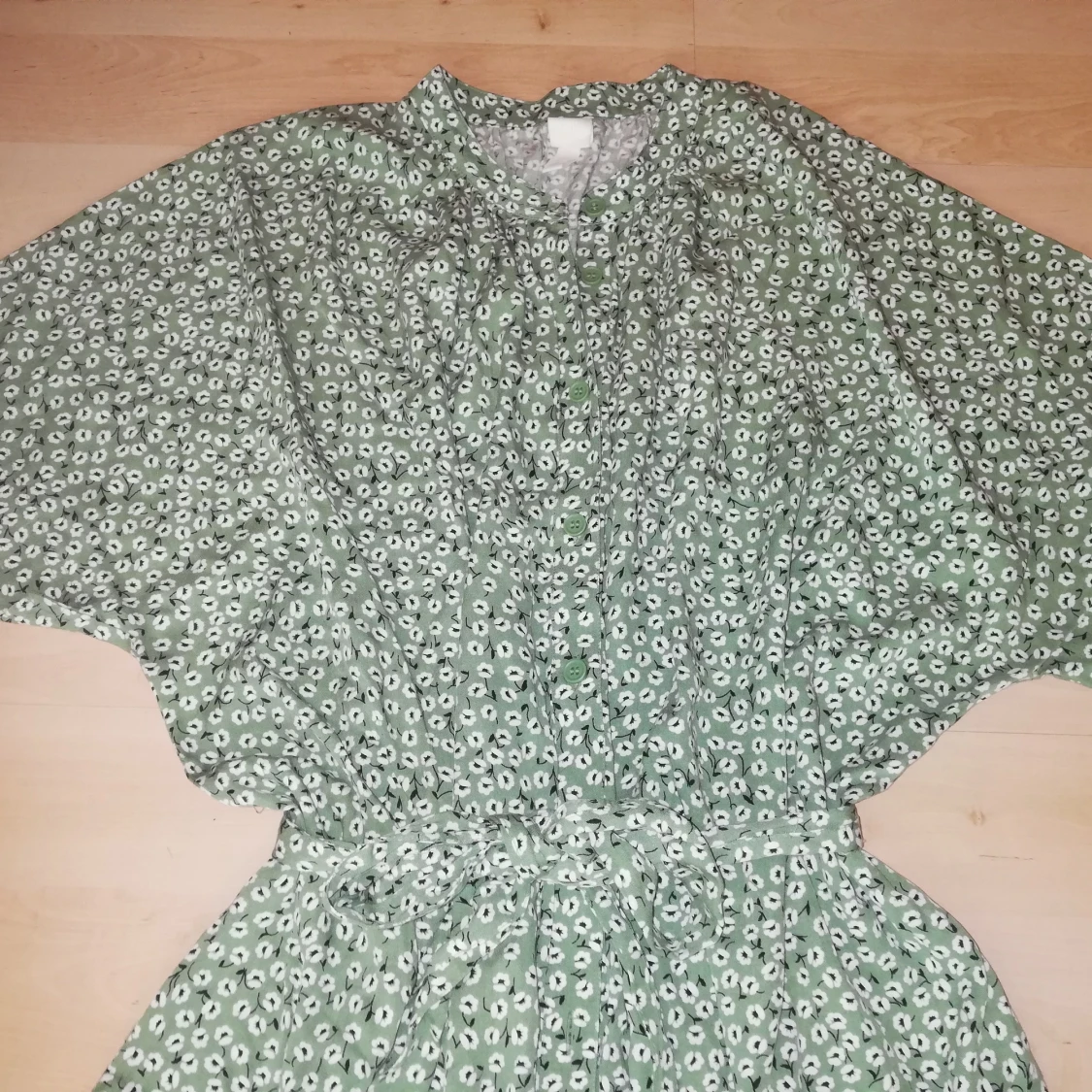 Grön blommig Långklänning från H&M. Strl.XL (46-48-50)  - 90