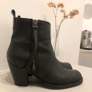 Acne støvler str 39 - Smukke støvler fra Acne. Str 39