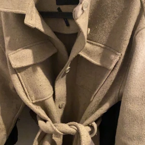 Jacka  - En fin höst / vår jacka ifrån BIKBOK som bara vart i garderoben. 