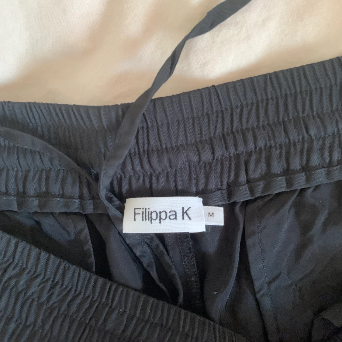 Filippa K satinbyxor  - 91