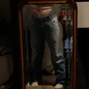 Jeans  - Par stora jeans som inte e min stil längre men stora å sköna 