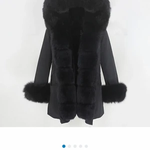 Parka jacka - BYTER min parka jacka mot en canada goose jacka (dam). Storleken på min fatima parka jacka är M/S. Storleken på canada goosen jag letar efter ska vara S. 