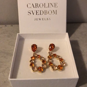 Caroline Svedbom örhängen nya - Caroline Svedbom örhängen nya. Nypris ca 1295 kr. 