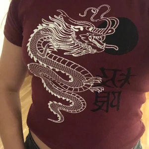 Croped top - Jag har bara andhämtning den ett par gånger och den har ett jätte bra skick💕