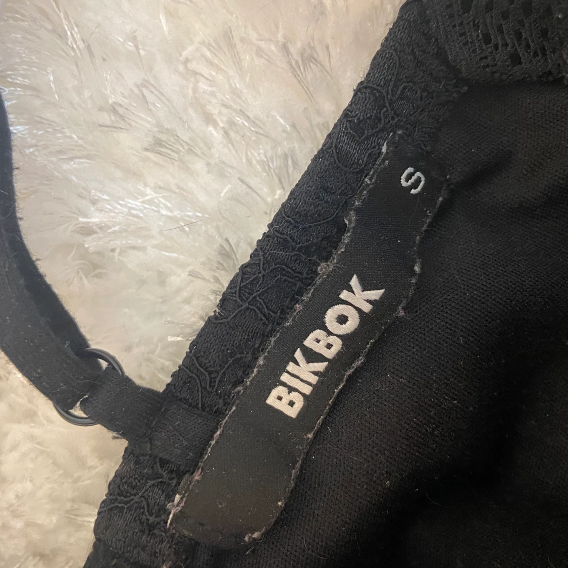 Svart topp från bikbok - 91