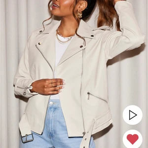 Skinnjacka - Säljer min skinnjacka från missguided, inköpt för 499kr på nelly! Bra skick då den används ca 2 gånger! Frakt tillkommer!