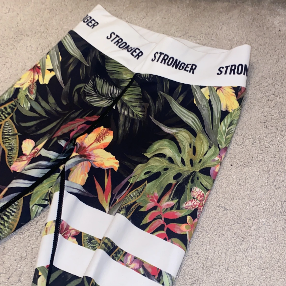 Storlek XS/S stretchiga  - 91