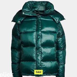 Grön puffer jacket BikBok  - !INTRESSEKOLL! Kollar intresset på denna fina jackan ifrån bikbok, skriv privat för fler frågor